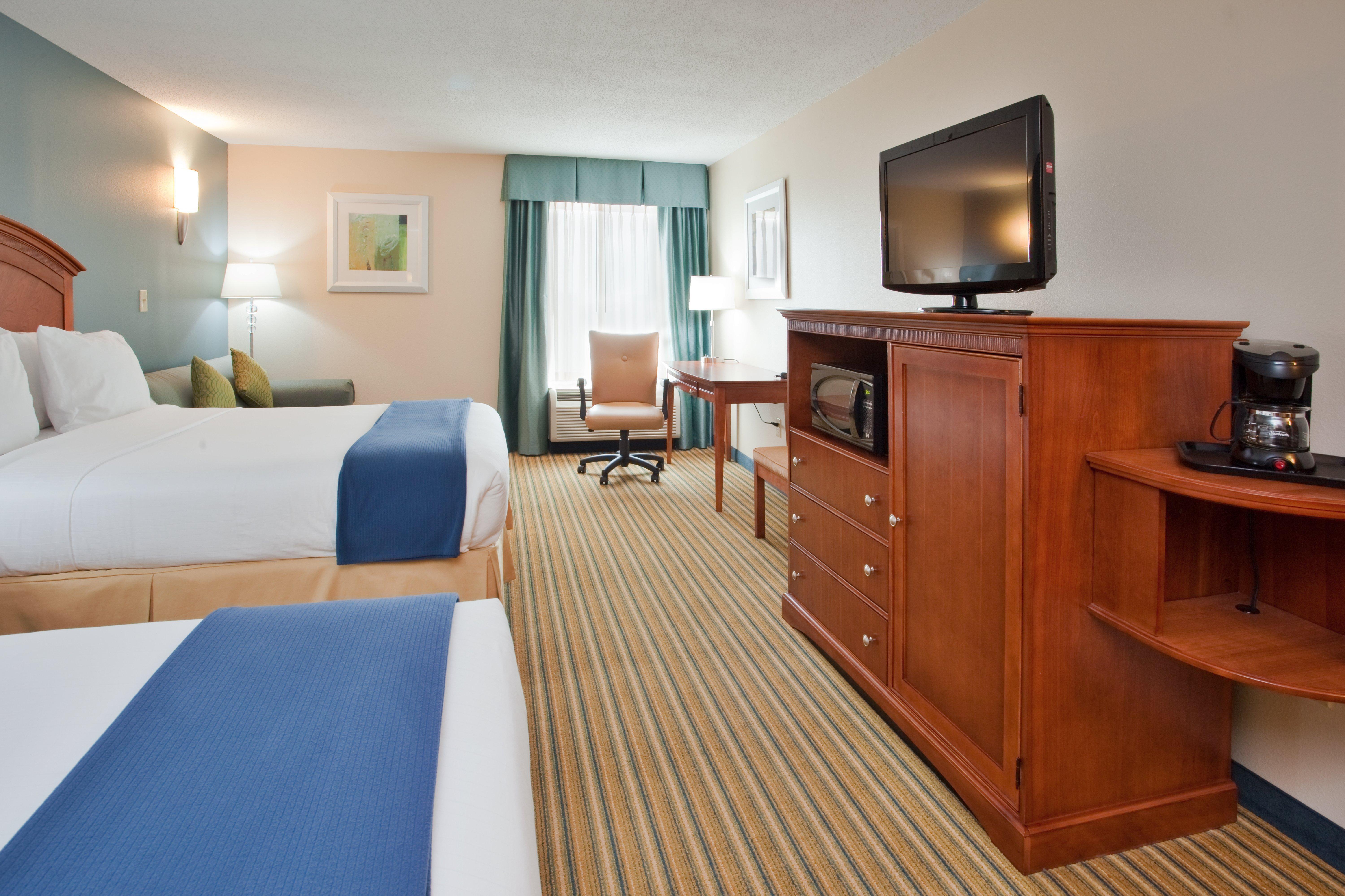 Holiday Inn Express Hotel & Suites Fredericksburg By Ihg Exterior foto